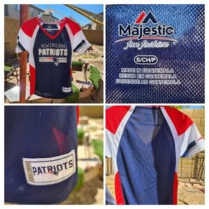 New England Patriots Majestic top size small child petite